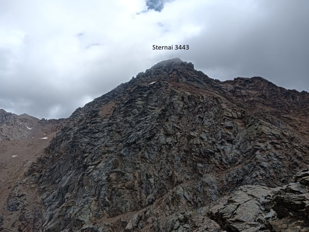 Sternai 28